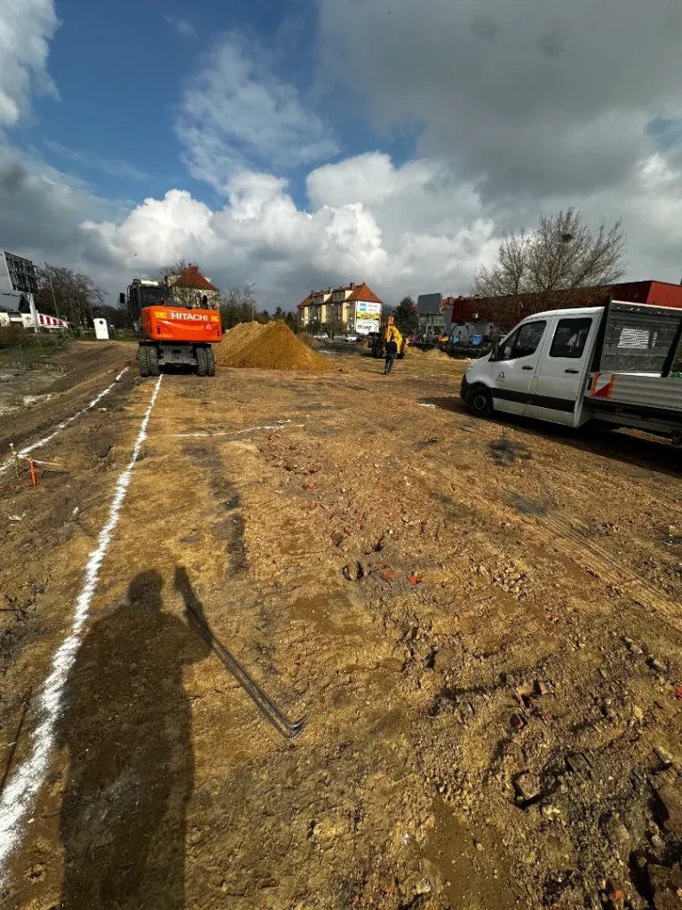 Prace przygotowawcze i niwelacja terenu na budowie