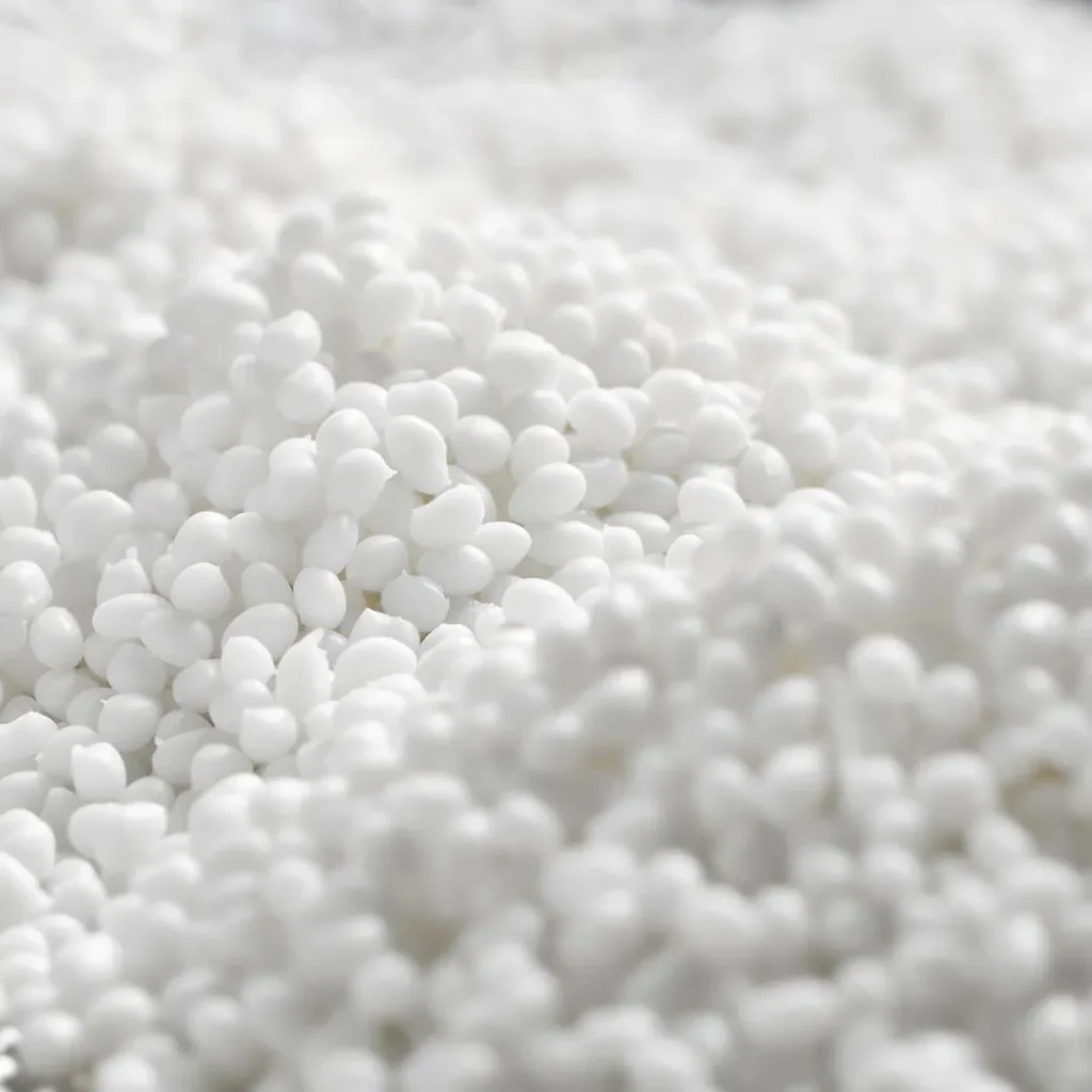 Kulki styropianowe i metoda wdmuchiwana to nowoczesne rozwiązanie wykorzystywane do ocieplania poddaszy w domach jednorodzinnych i mieszkaniach